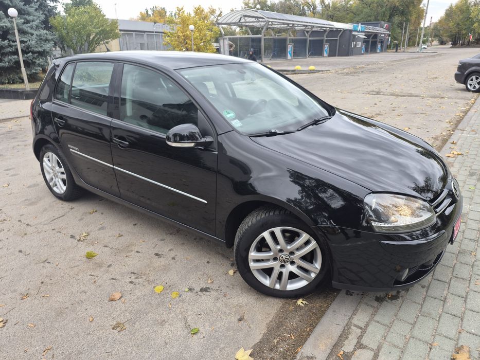 У продажу Голь5 Не фарбований ! Дуже гарний стан!