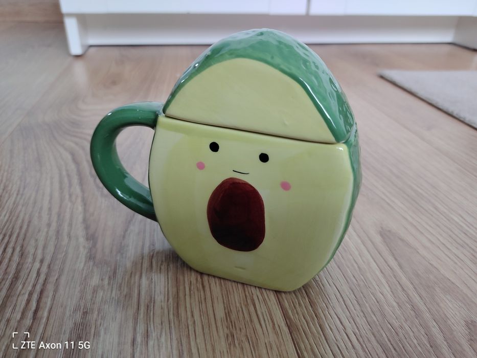 Nowy kubek awokado z przykrywką