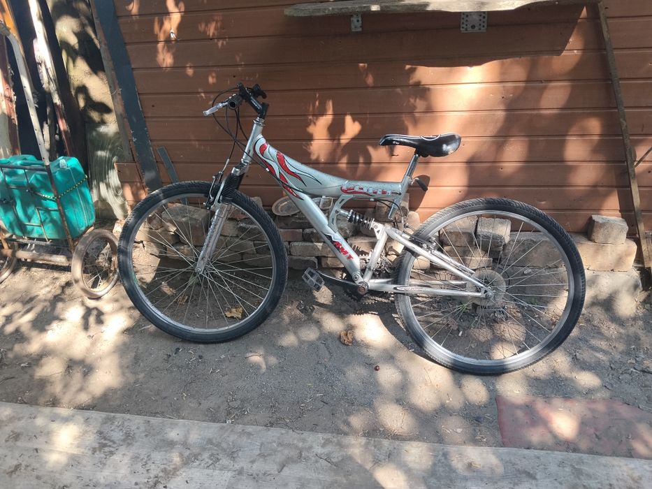 Продам велик за  2500