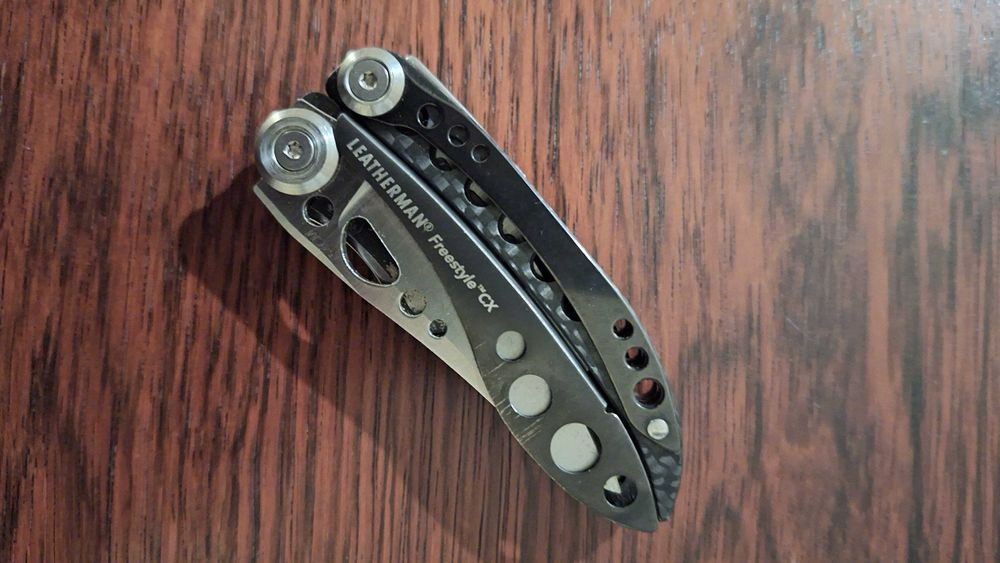 Canivete multi-funções Leatherman