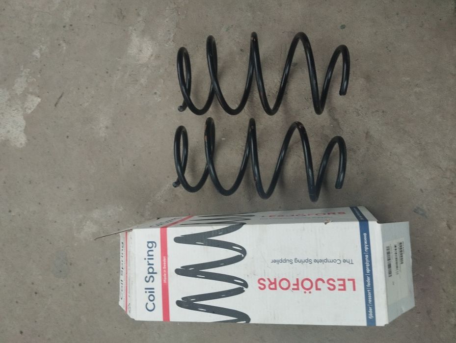 Продам передні пружи на РЕНО МЕГАН..