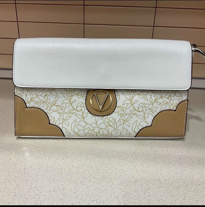 Гарна, стильна сумочка