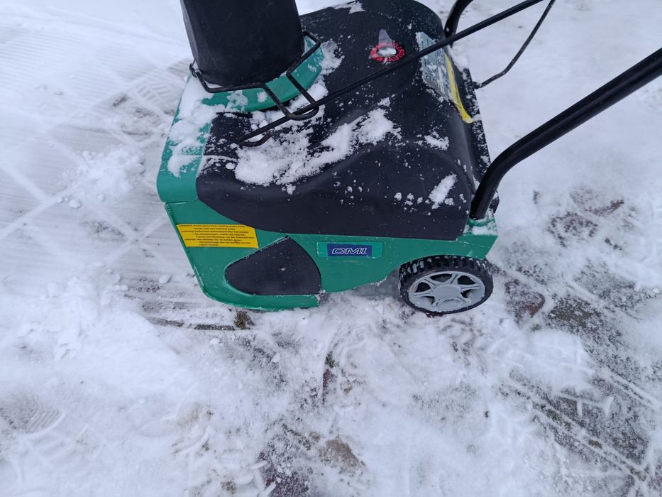 Електрична снігоприбиральна  Німецька машинка CMI.