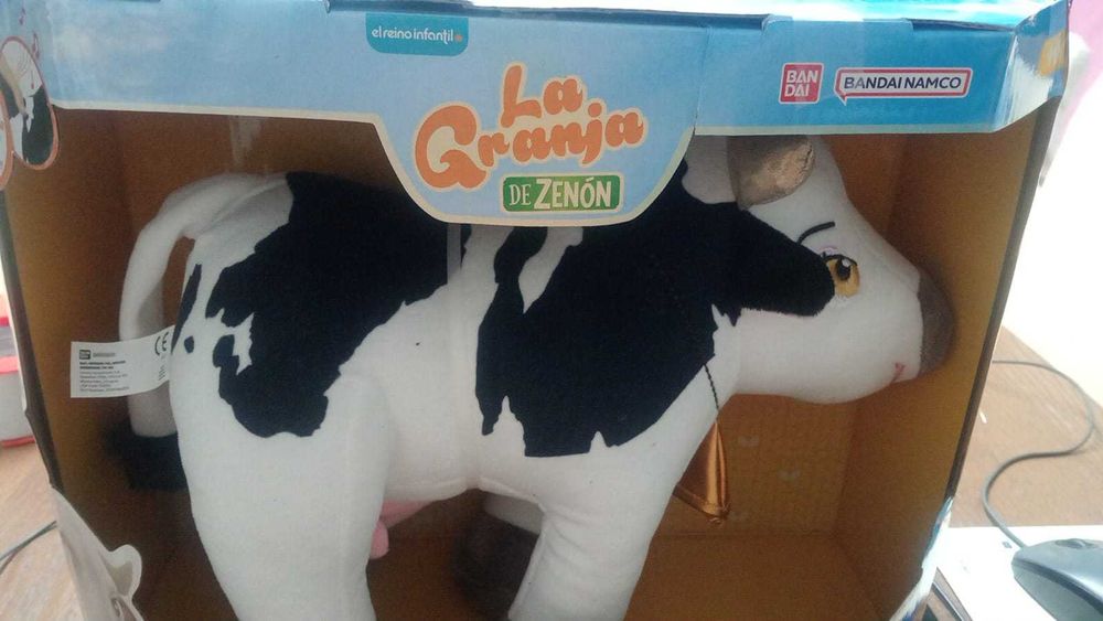 Peluche Musical Vaca Lola La Granja de Zenon Bandai