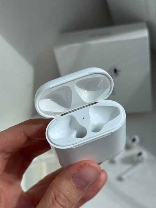 Навушники Apple AirPods 2 (MV7N2AM/A Airpods with Charging Case