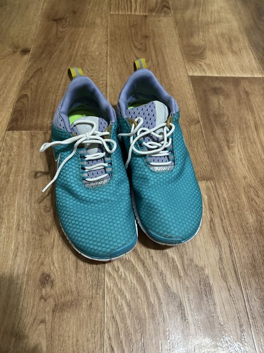 Кросівки жіночі nike