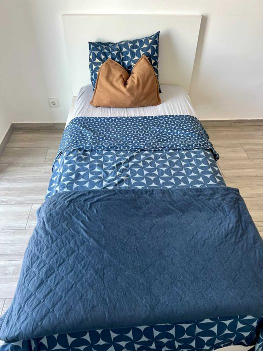 Cama e colchao em bom estado