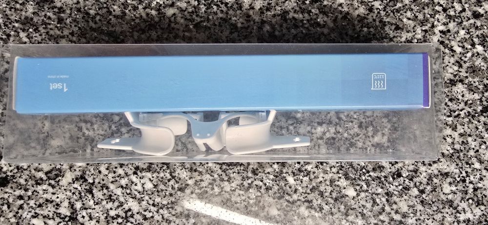 White Dental Retractor431241220945367043