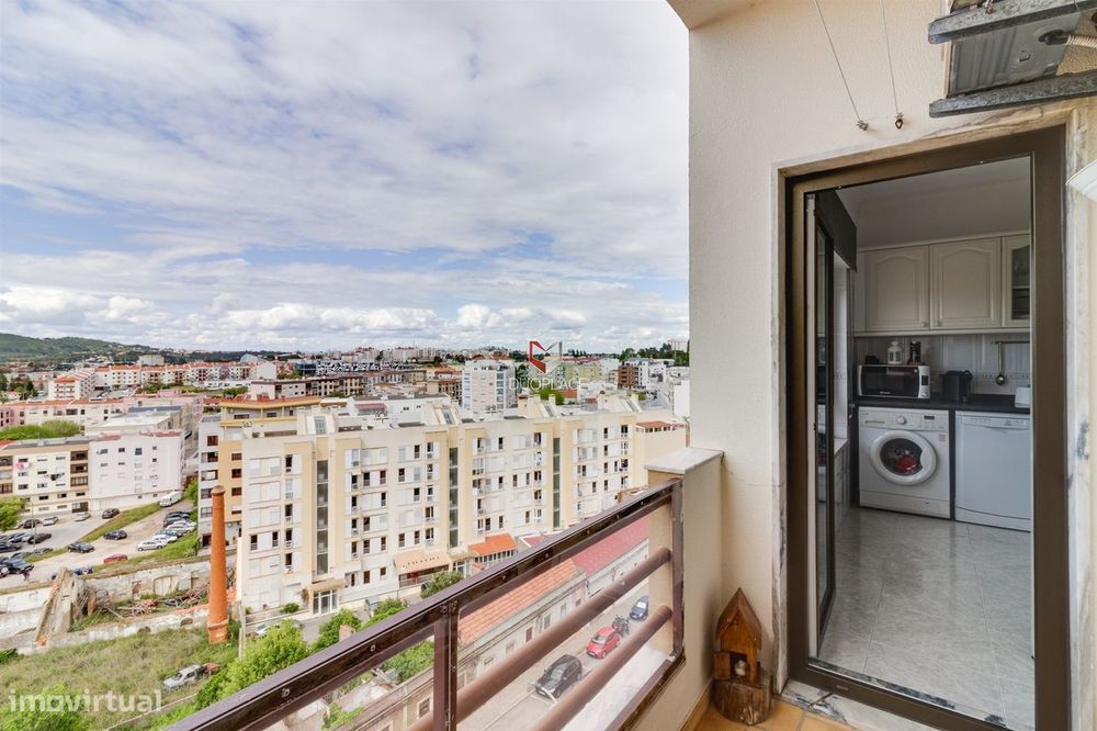 T2 com Vista Deslumbrante no Coração de Setúbal – 7º Andar com Elevado