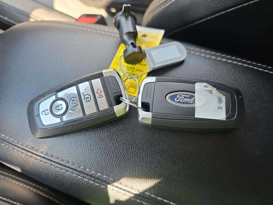 2023 Ford Escape PHEV — Топовая комплектация Premium