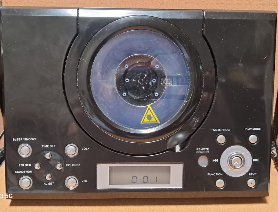 Ретро CD проигрыватель с радио