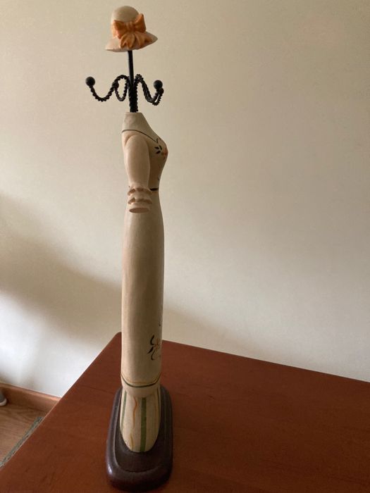 Boneca guarda jóias