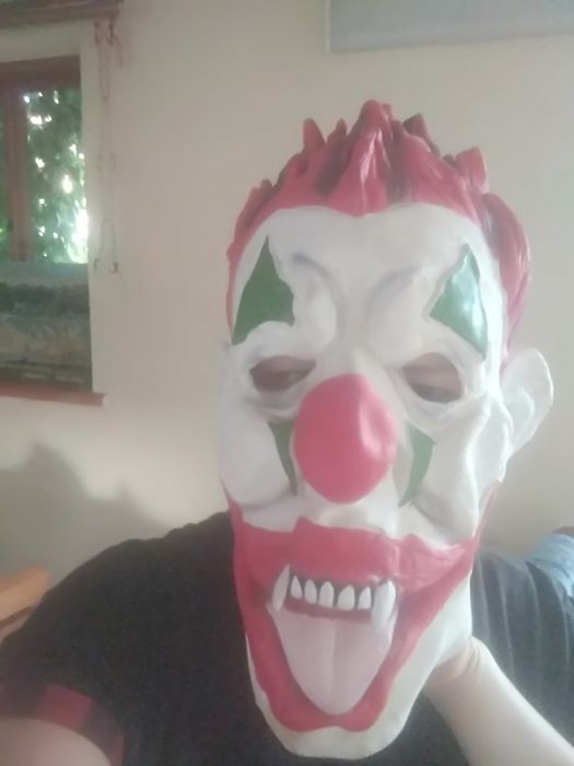 Маска страшного клоуна Джокера воно пеннивайз на Хеллоуин
