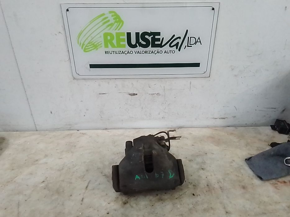 Pinça travão / maxila de travão frente direita AUDI A4 (8EC, B7)