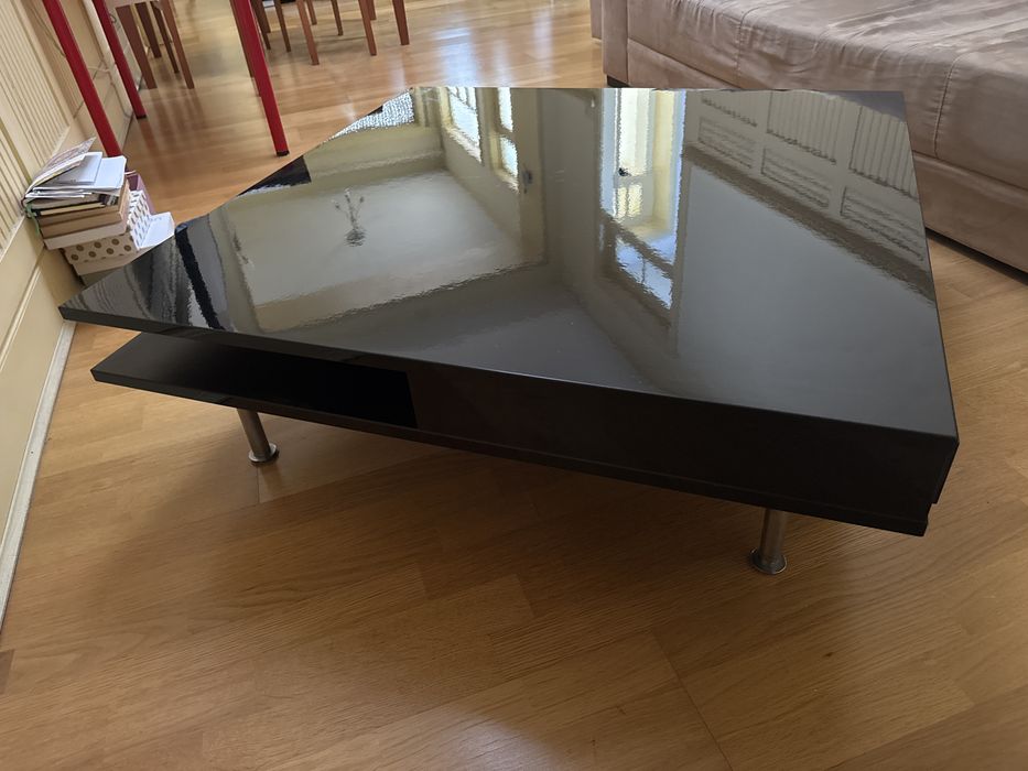 Mesa preta lacada