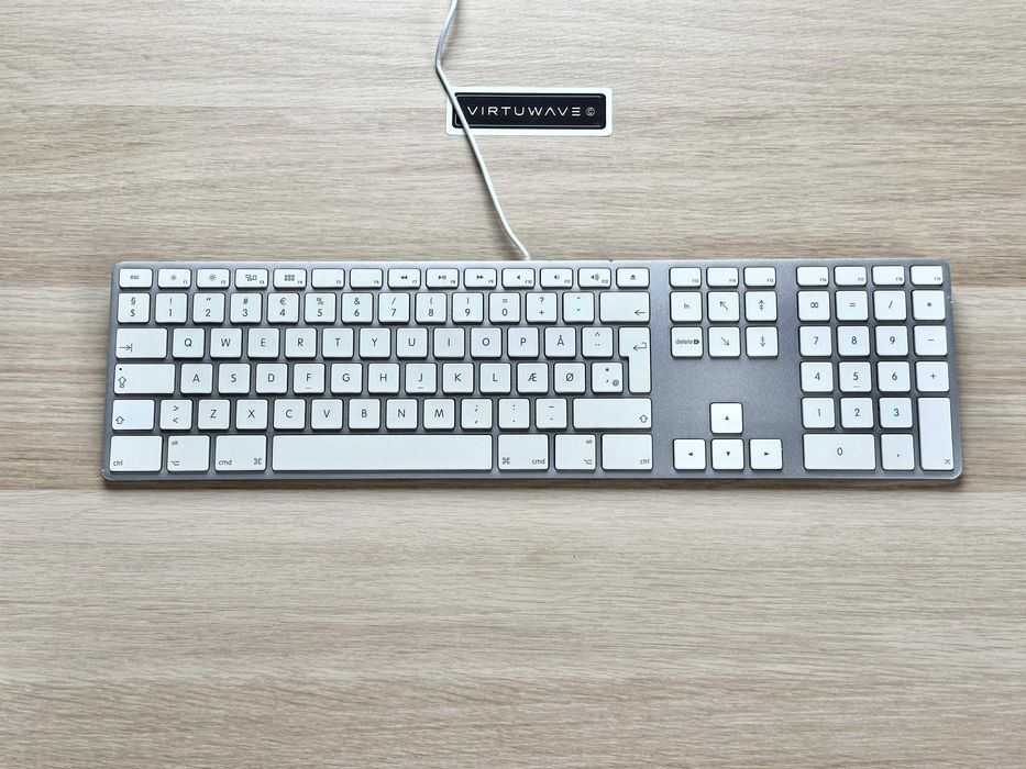 Apple Magic Keyboard A1243 USB – QWERTY – W pełni sprawna