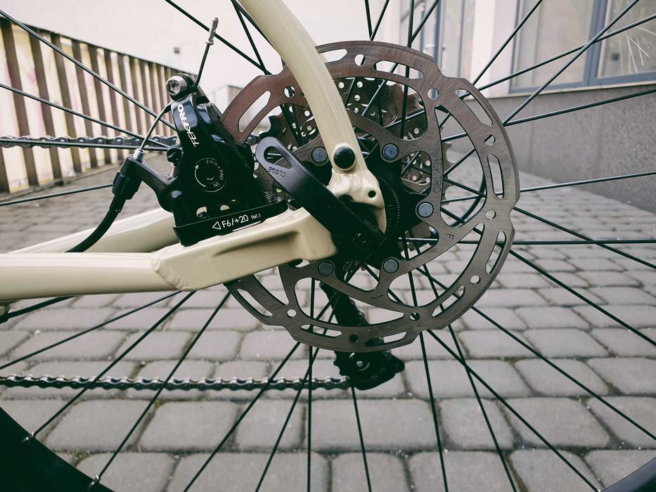 Kross Esker 1.0, beżowy, rozm L (21"), gravel, shimano claris, -26%