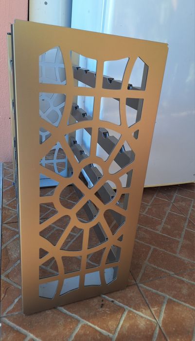 Garrafeira para 20 garrafas