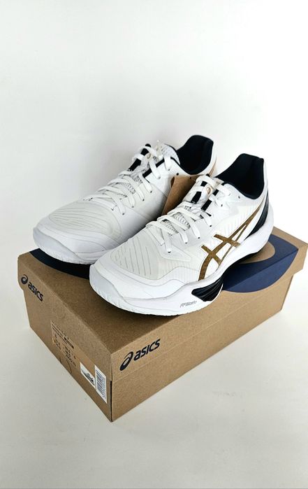 Promocja!!! Buty halowe Damskie.  Asics.  Rozmiar  39.5