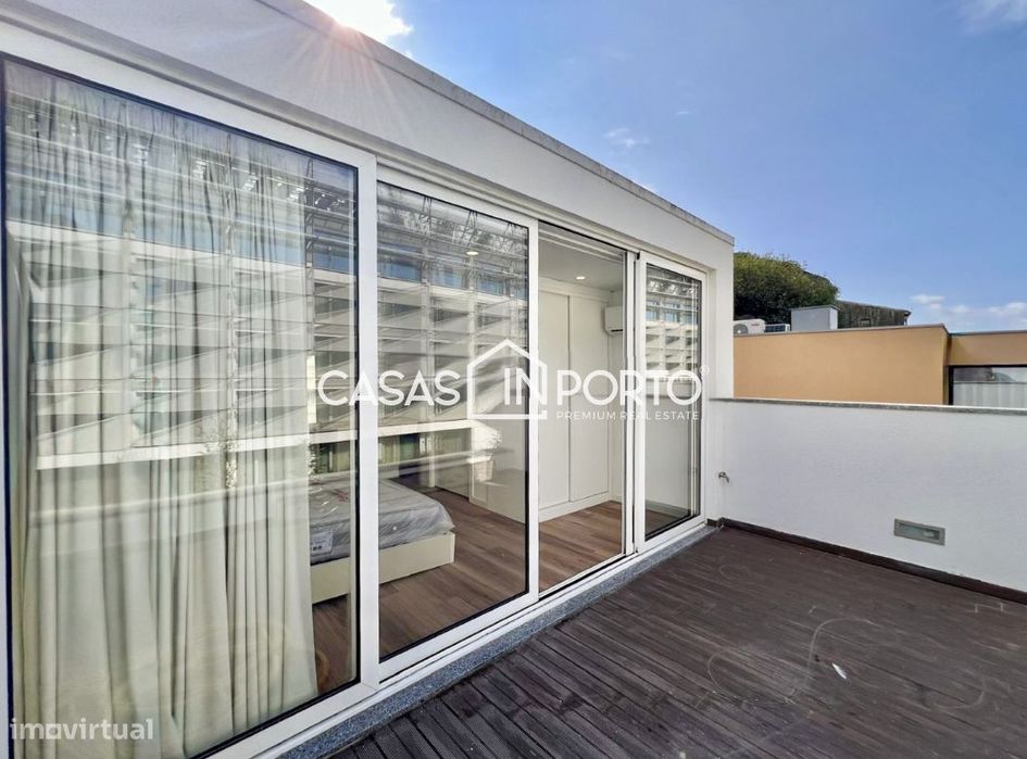 Moradia Triplex T2 com Terraço - Junto à Lapa, Porto