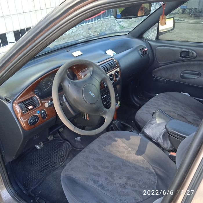 Продам автомобіль Ford Escort