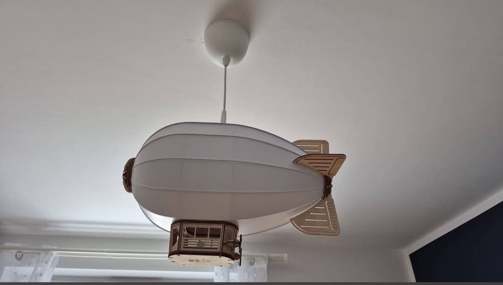 Lampa sufitowa sterowiec