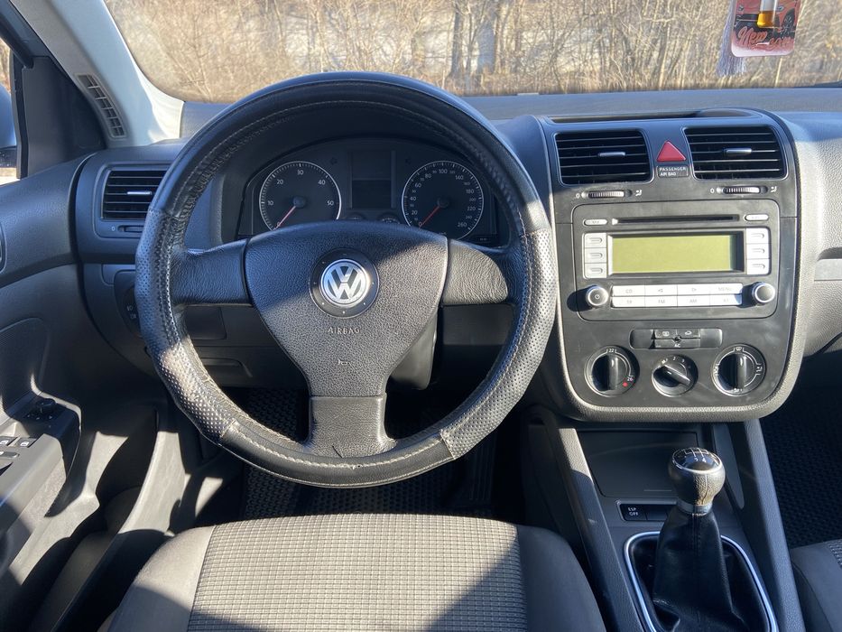 Продам авто Volkswagen golf 5
