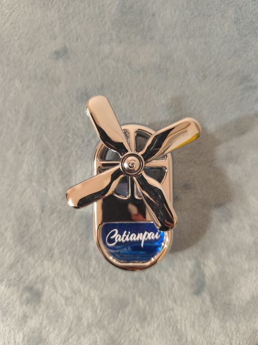 Автомобільний ароматизатор (пахучка)