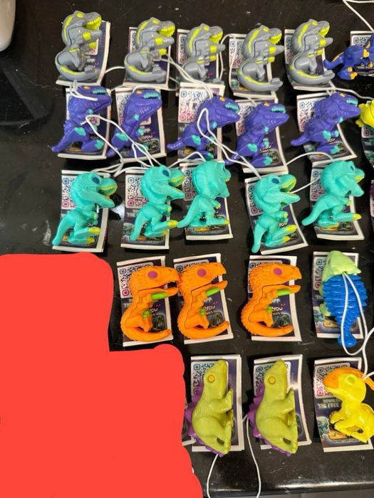 Динозавры из киндер джой