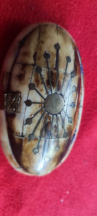 Шкатулка для украшений с верблюжьей кости