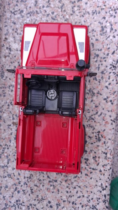 "Land Rover Defender" para crianças - Bruder