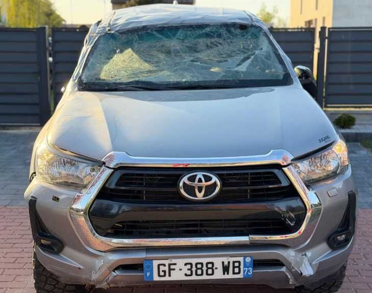 Разборка Toyota Hilux капот