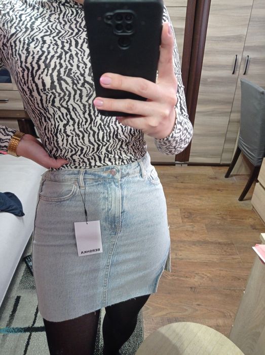 Nowa mini spódniczka jeansowa Bershka