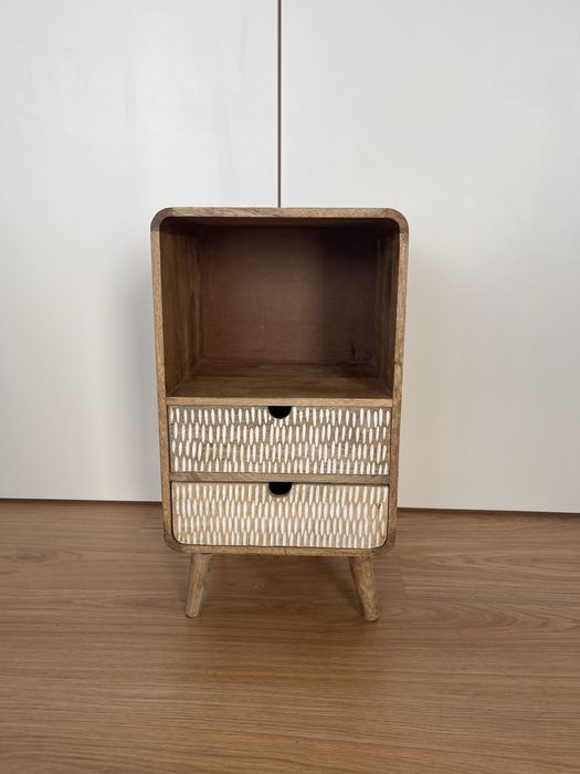 Mesa de Cabeceira em Madeira com 2 Gavetas – Estilo Natural/Boho