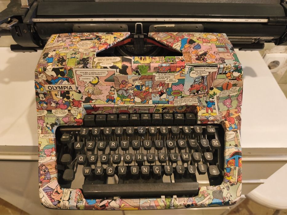Maquina de escrever Olympia (com criatividade)