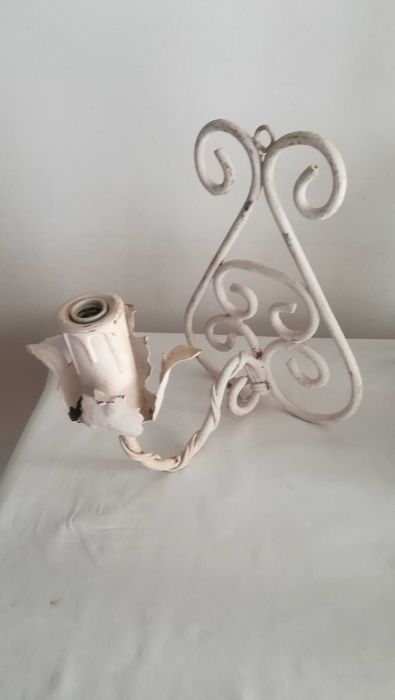 Candeeiros eléctricos e a petróleo