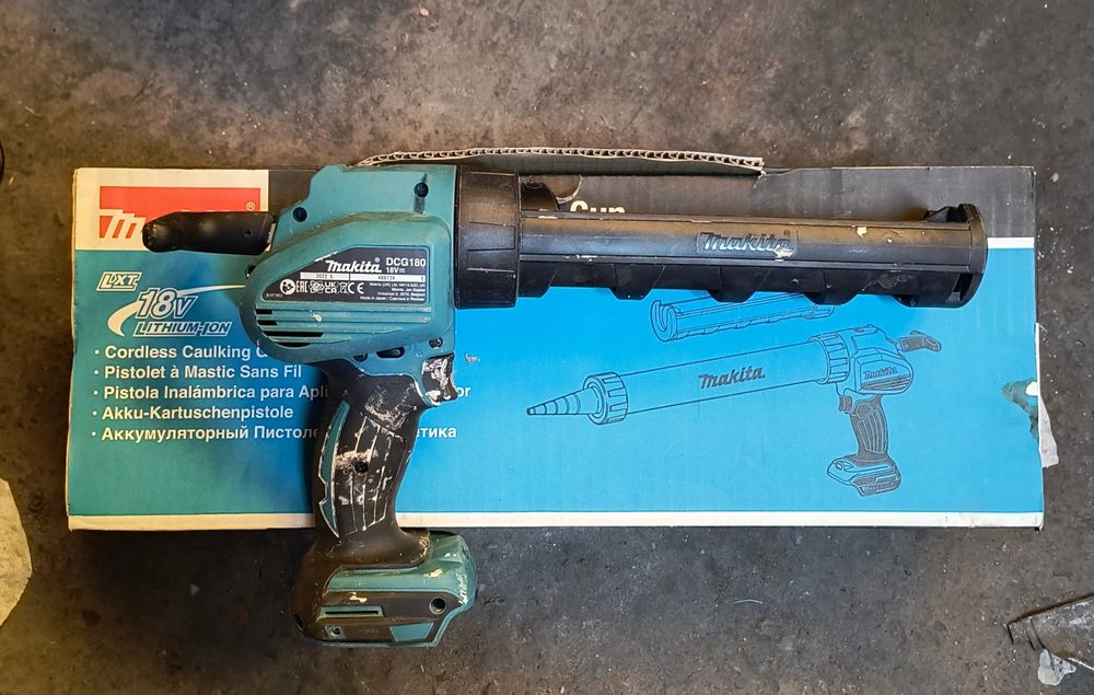 Wyciskacz akumulatorowy Makita DCG180 18V