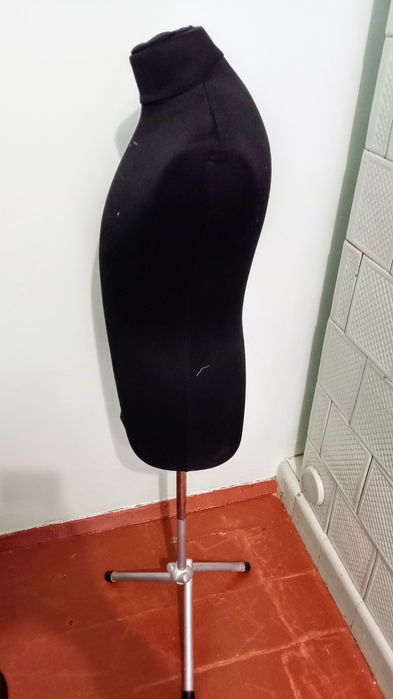 Продам пластиковий манекен