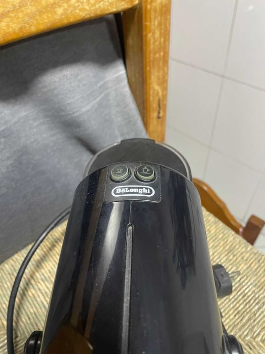 Máquina café Nespresso como nova