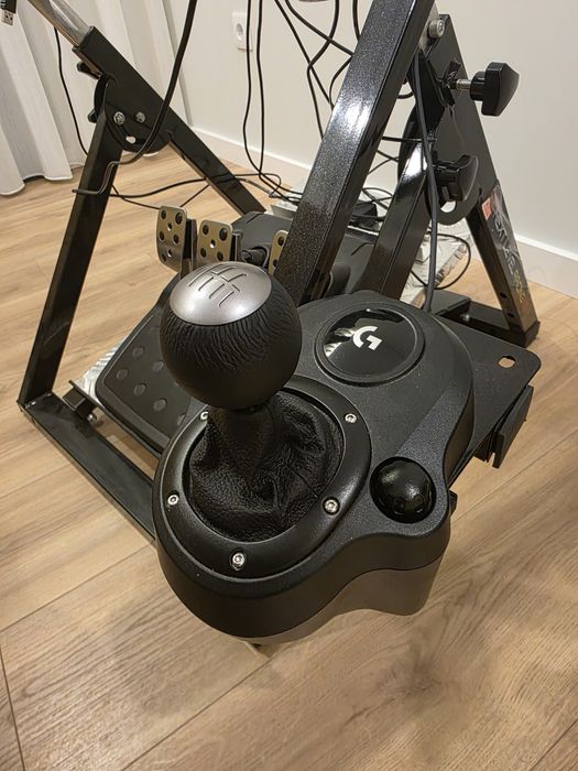 Volante G29 + Shifter com suporte para sim racing
