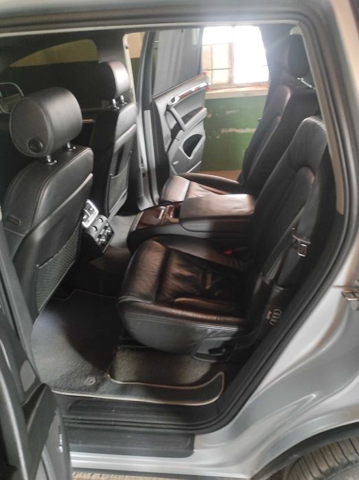 Audi Q7 бензин 4.2
Куплена новою з Америки...