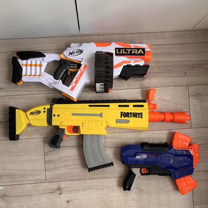 Nerf бластер + стріли,пулі