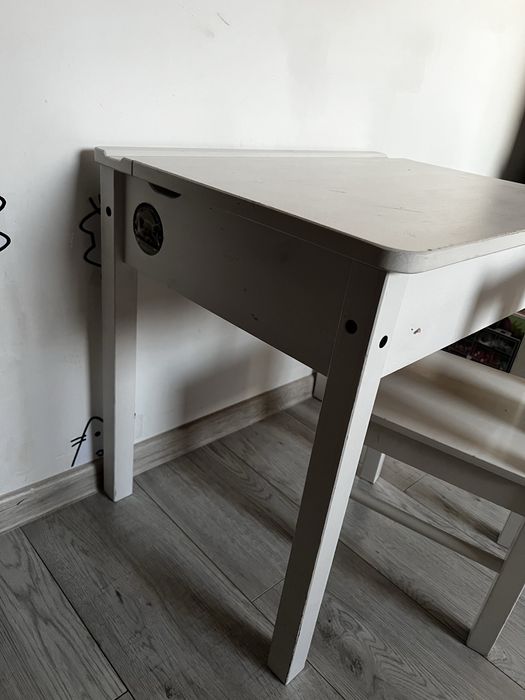 Biurko i krzesło Ikea Sundvik