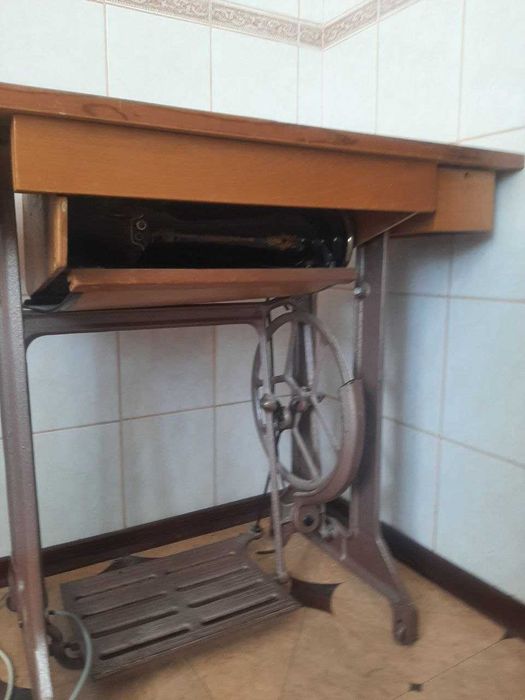 Швейна машинка '"Подолка"