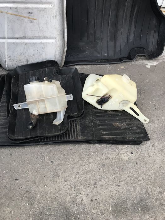 Продам расширительный бачок калина