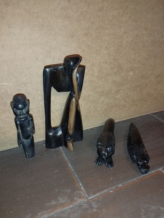 Conjunto de estátuas / estauetas madeira