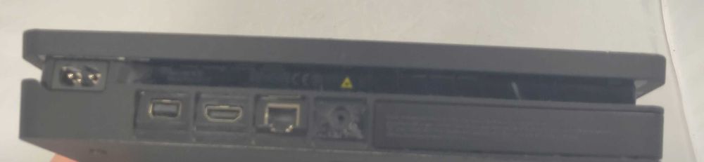 Konsola playstation 4 slim 1tb kable + pad