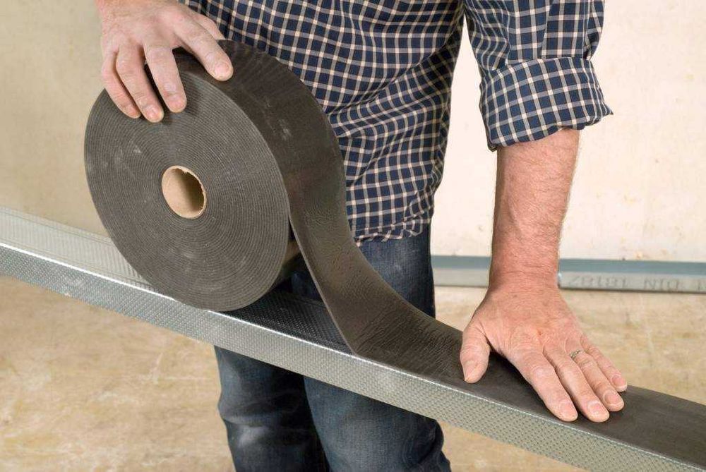 Дихтунг, стрічка звукоізоляційна, 3 мм*90 мм, 30м (уцінка)