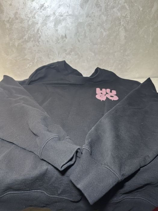 Чорний світшот HUGO з рожевим принтом XL