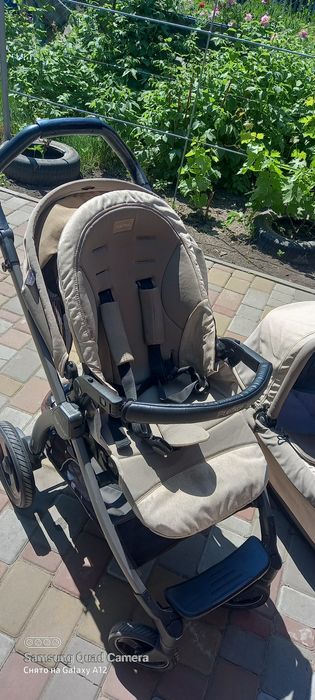 Дитяча коляска     .